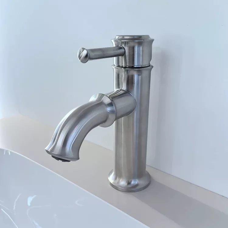 Bamboo-joint single-hole hot and cold basin faucet